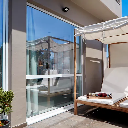 18 Micon Str. Hotel 3*