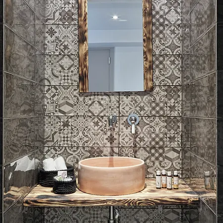 18 Micon Str. Athens