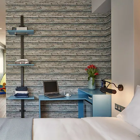 18 Micon Str. 3* Athens